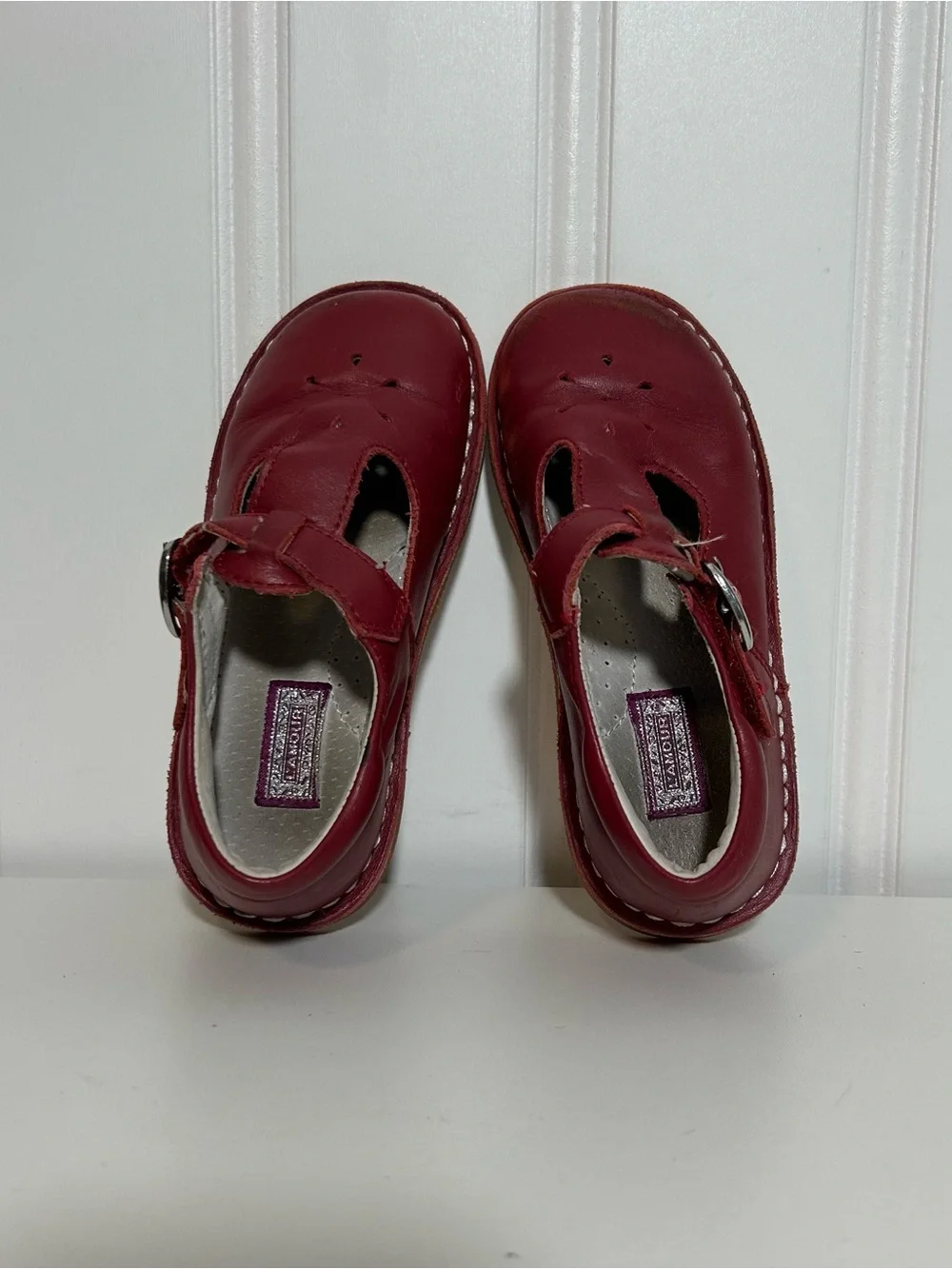 L’amour Classic Kids Mary Jane Shoe in Red